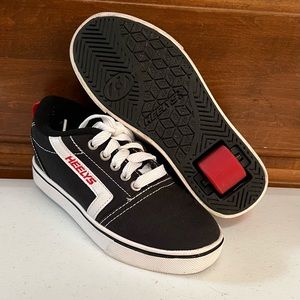 Heelys Gr8 Pro Skate Shoes | Youth Size 1 | Black/Red/White